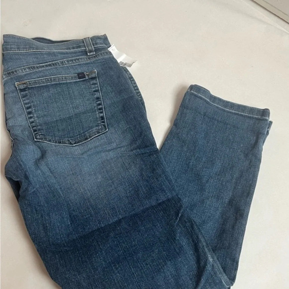 Tommy Hilfiger Denim - Tommy hilfiger crop Light Blue jeans womens Size 4